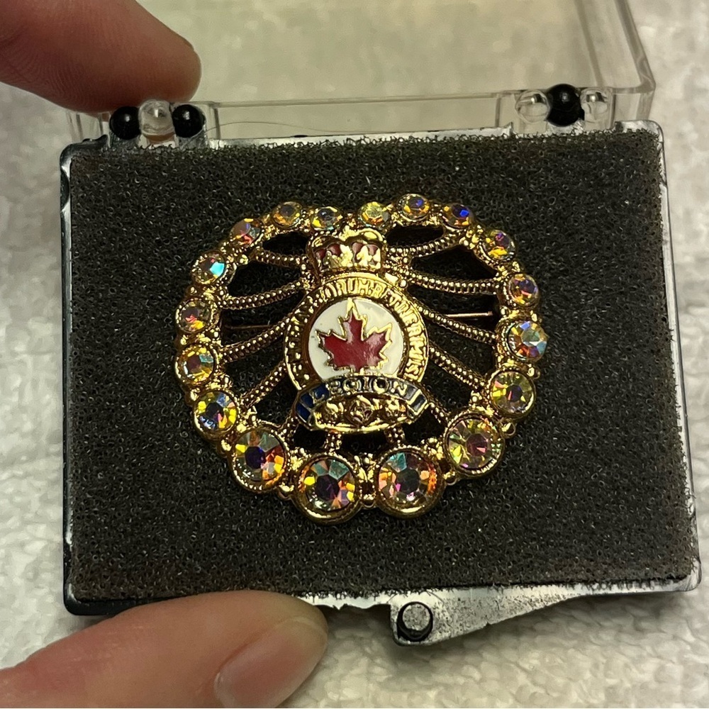 Legion vintage brooch - Picture 4 of 4